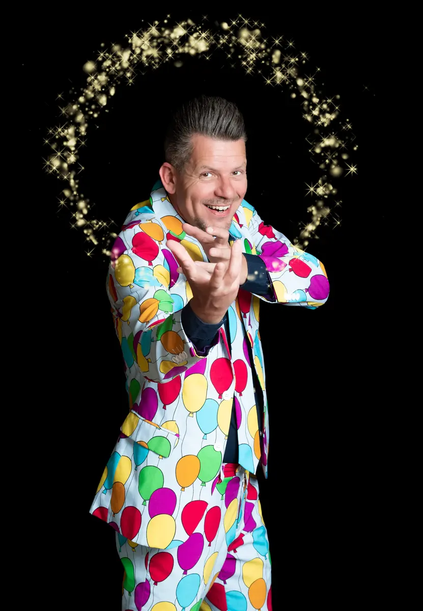 Incredible Magic with Lars U — Struer Bibliotek, Struer