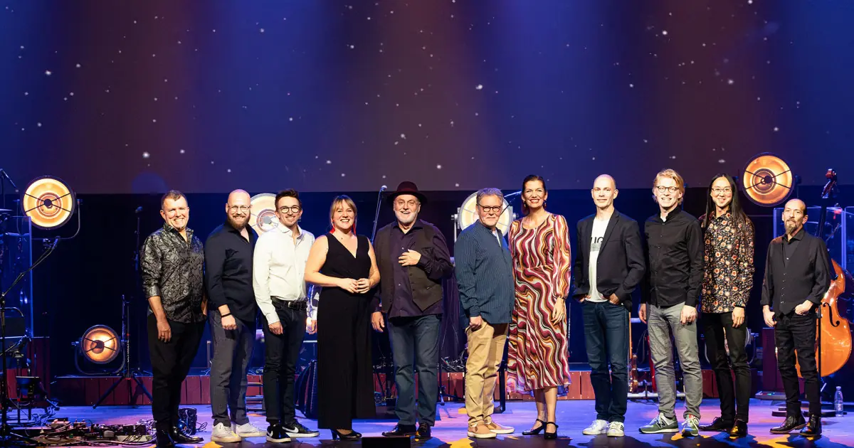 Neighbours & Friends · ODEON, Store Sal, Odense