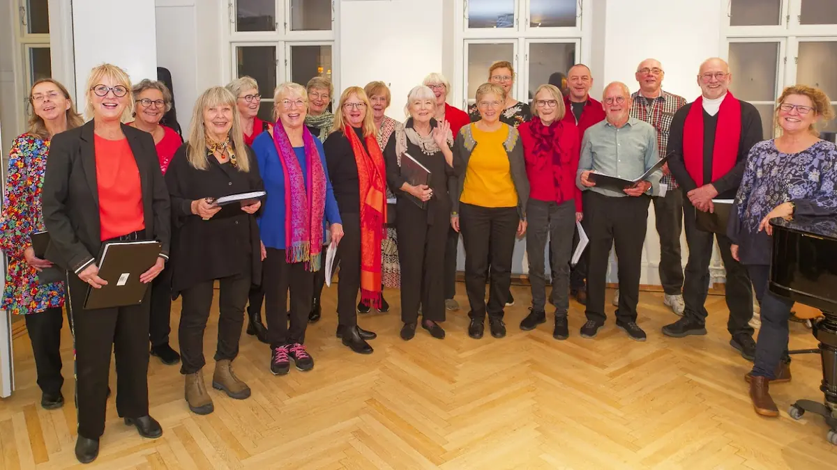 Syng julen ind med Joyfull Choir — Biblioteket i Rønde, Rønde