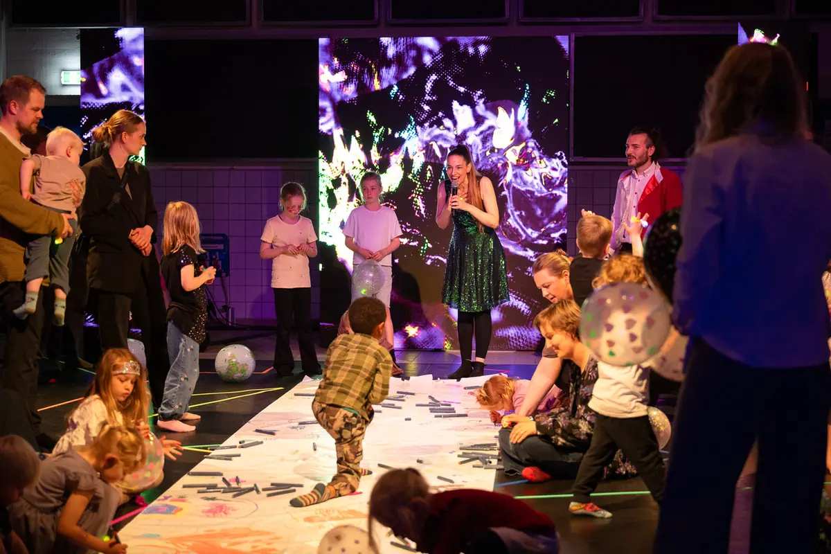 GLOW UP! Family Dance Playground – Halloween Edition · Biblioteket i Herning, Herning
