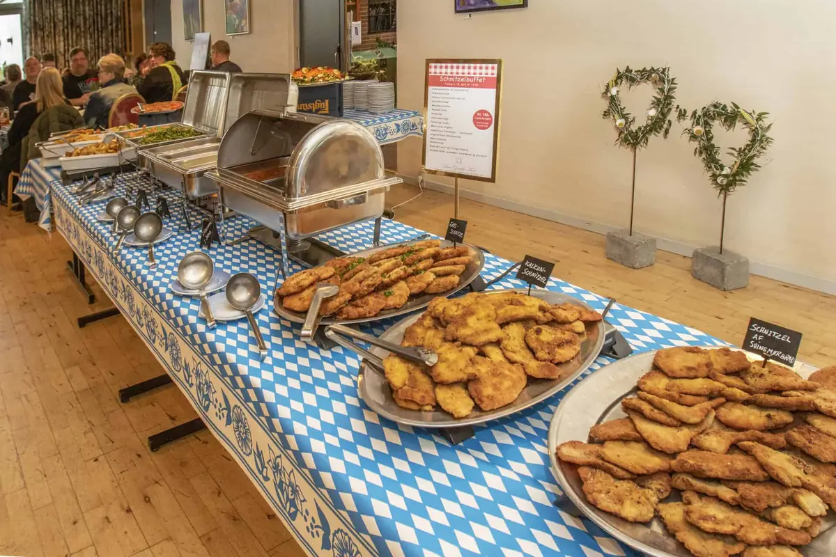 Schnitzelbuffet · Den Gamle Kro, Gråsten
