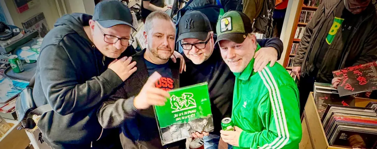 Humleridderne + support: hun R — Islands Brygge Bibliotek, København