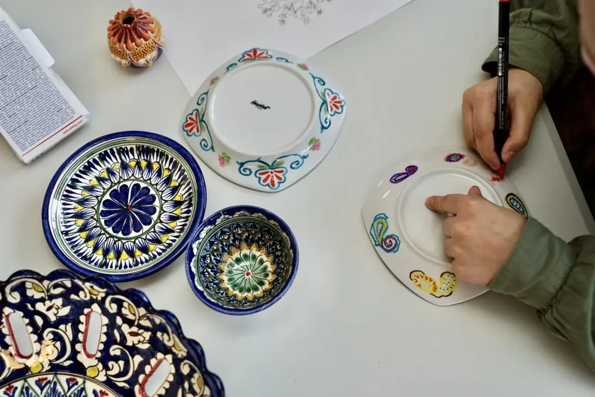 Værkstedet - Tegn mandala på porcelæn — Åby Bibliotek, Åbyhøj