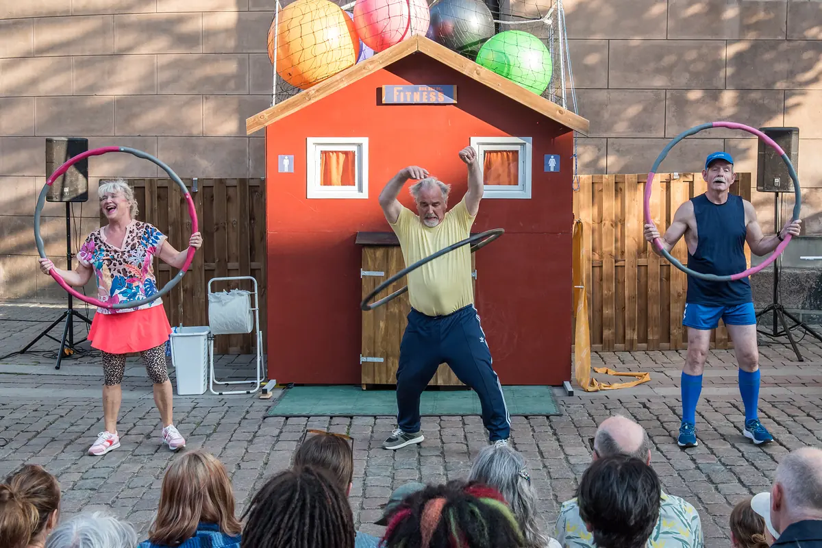 Han, hun og fitness — Blågårdens Bibliotek, København