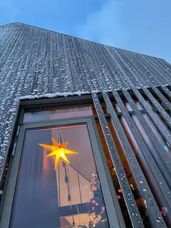 Weihnachtssternenzünden und Weihnachtsbasar