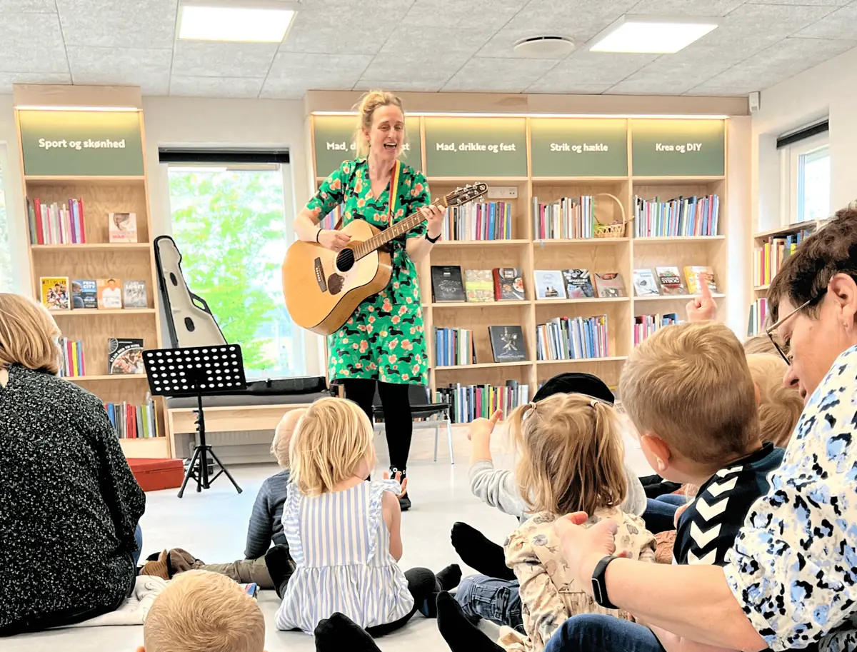 Karlas Tju-Hej i Sønderborg — Biblioteket Sønderborg, Sønderborg