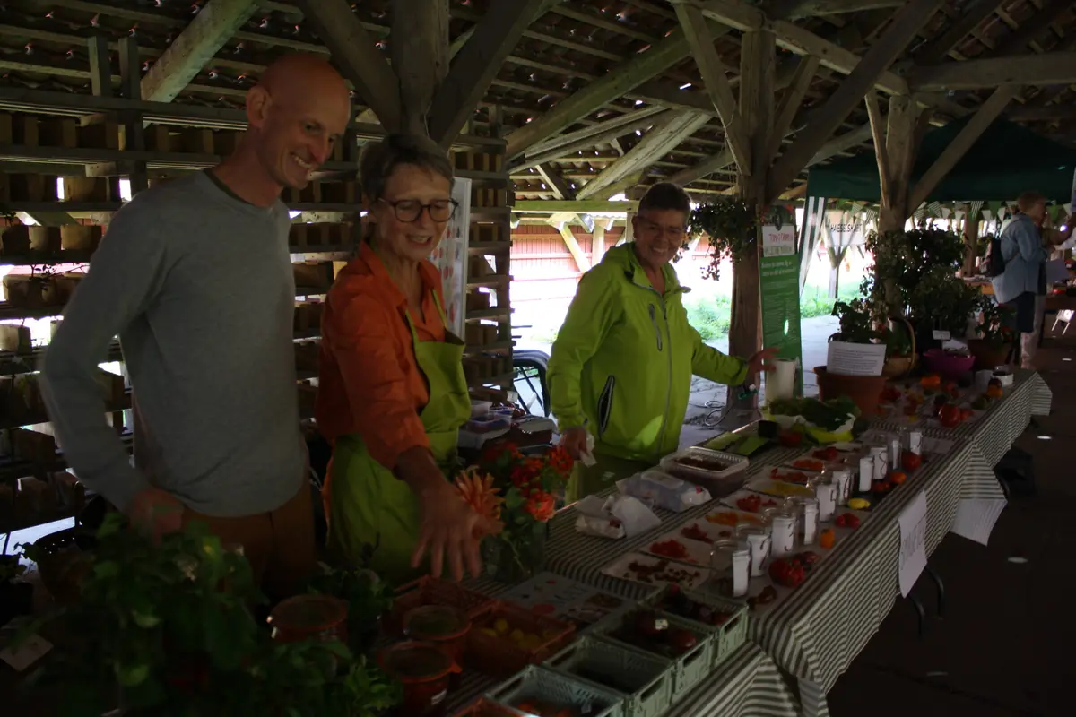 Haveselskabet Sønderborg receives a visit from the tomato group from Åbenrå — Frivillighedens Hus i Sønderborg, Sønderborg