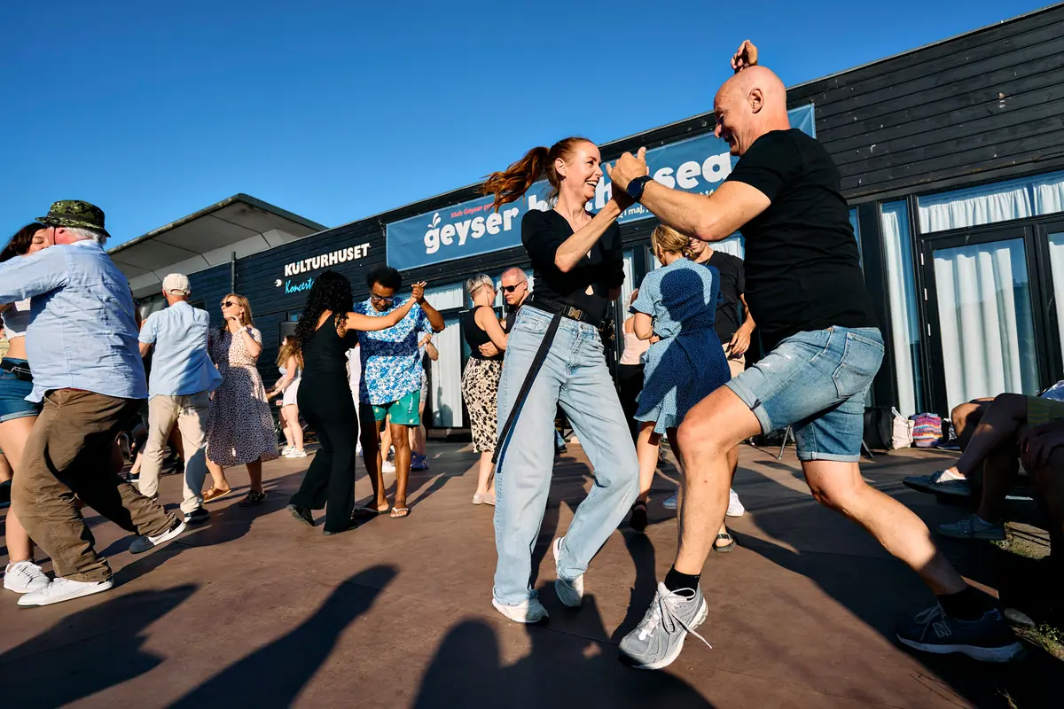 Sommerdans på Bryggen: Swing — Islands Brygge Bibliotek, København