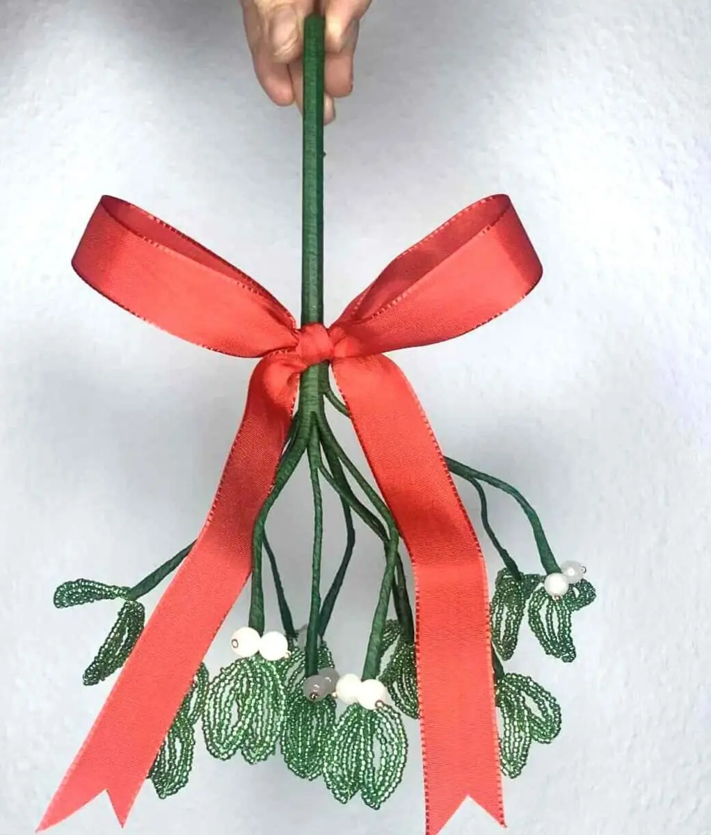 Mistletoe in Beads — Solvang Bibliotek, Copenhagen