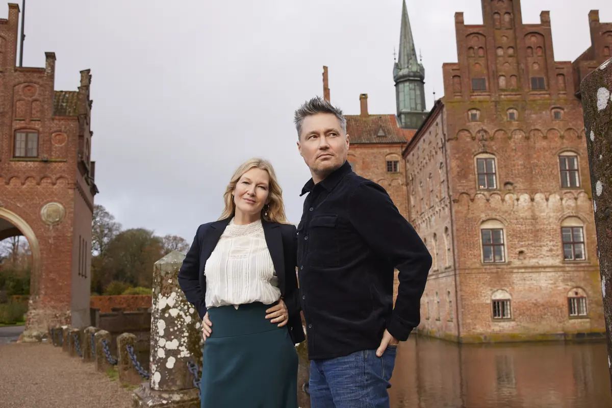 Bag Bogen Live:  Anne-Grethe Bjarup Riis & Thomas Rydahl — Albertslund Bibliotek, Albertslund
