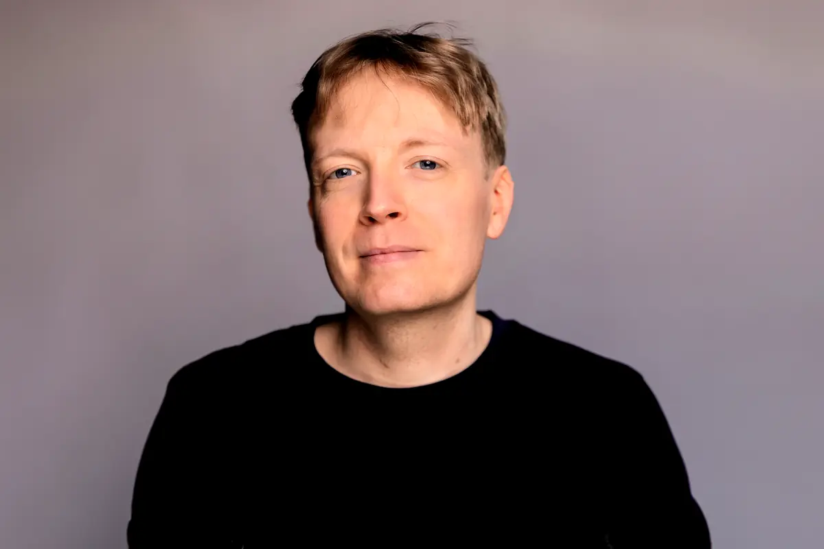 Jeg er ikke færdig med dig - Glenn Bech i samtale om parforhold, klasse og det at tage imod kærlighed — Hovedbiblioteket, Odense