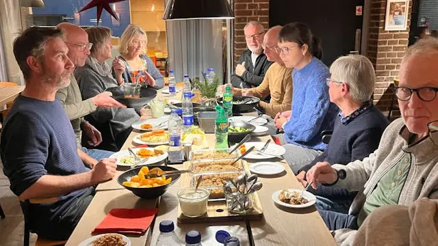 Fællesspisning — Café Klubånd, Egelund Idrætscenter, Malling