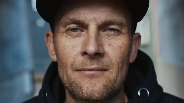 Troels - Gadens Stemmer — Kastetvej 83 (Ude foran Haraldslund), Aalborg