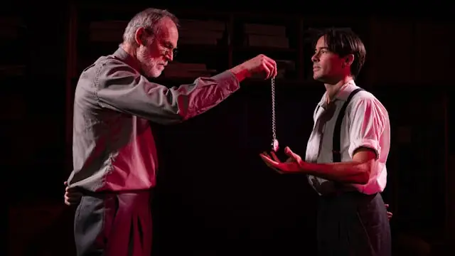 FORRÆDER — Teater Momentum, Odense