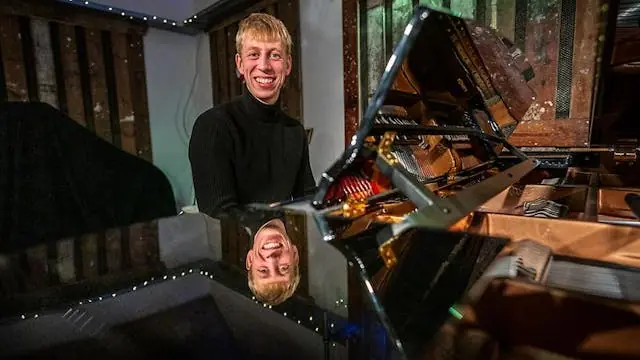 Fællessang med Anton Vind — Gnisten Ry, Ry