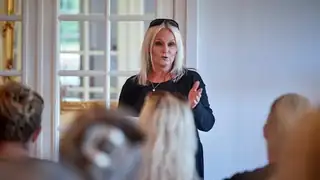 Klarsynsaften Eksklusivt, BOGENSE på Harridslevgaard Slot v/MARIANNE LARSEN