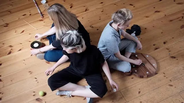 ILK x KU.BE no. 8: TING TING TING + Johanna Sulkunen, Zola Mennenöh, Simon Mariegaard & Calum Builder — KU.BE, Frederiksberg